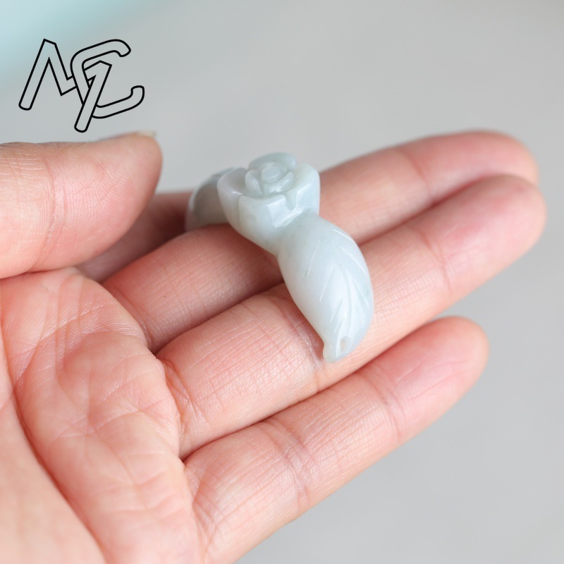 2 Stück natürlicher weißer Jad – Beading Bewertung und Preis